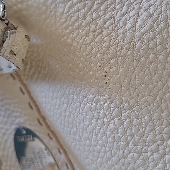 FENDI Cream pebbled Leather Handbag - Picture 9 of 12